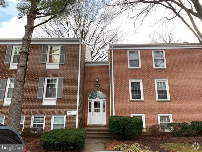 Building Photo - 876 Quince Orchard Blvd Unit 102 Rental