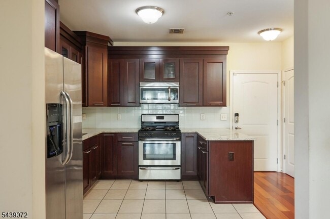 Photo - 104 E Elizabeth Ave Unidad 303