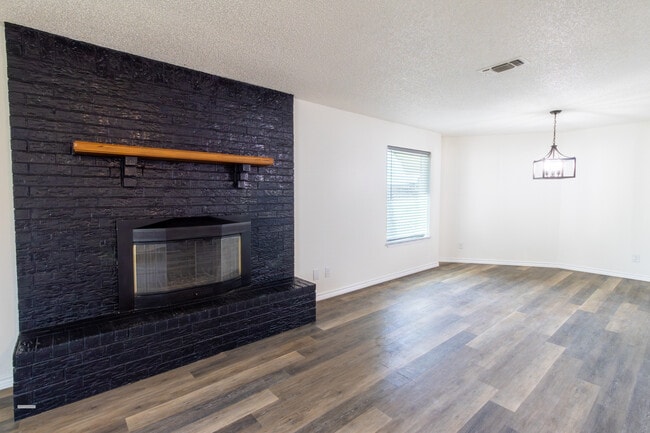 Photo - 1214 Sycamore Dr