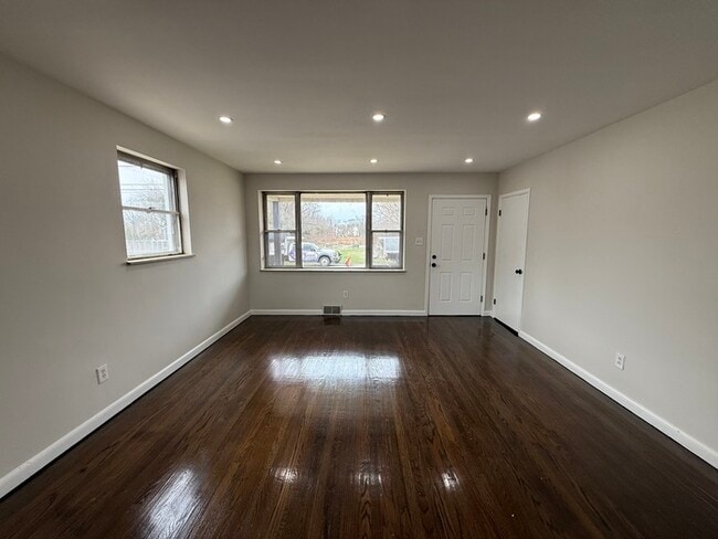 Photo - 36 Collins Ln