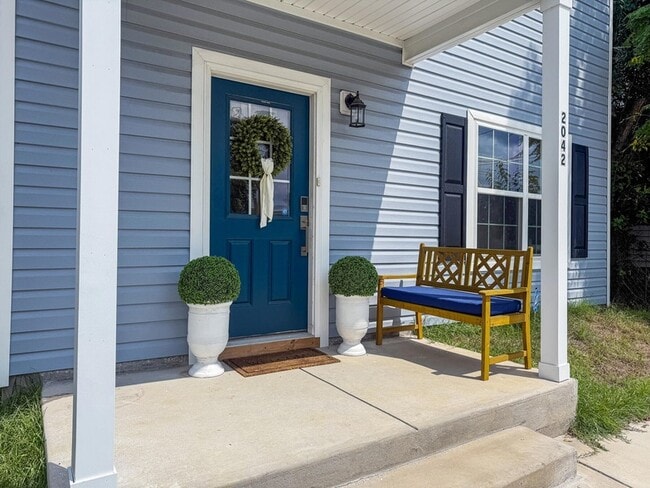 Photo - 2042 Delaware Ave