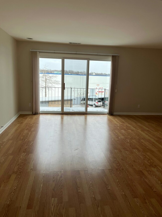 Photo - 201 Provincial Ct Unit 109