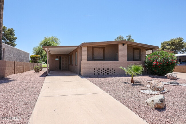 9107 E Fairway Blvd