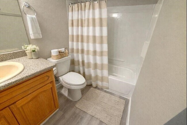 Photo - 3085 Walnut Bend Ln Unit 16