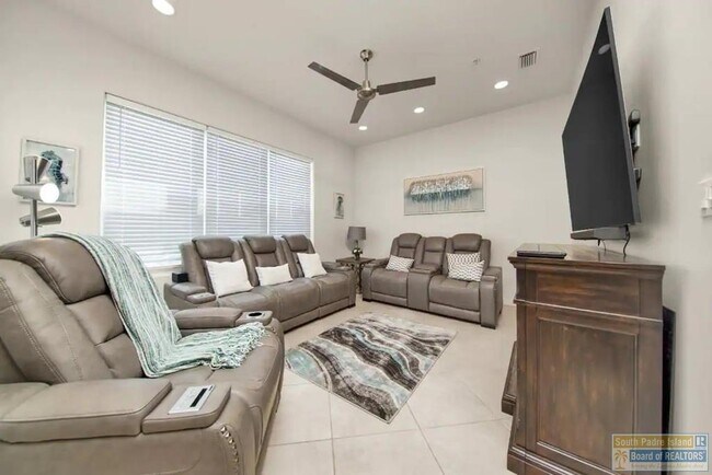 2700 Gulf Blvd Unit 104