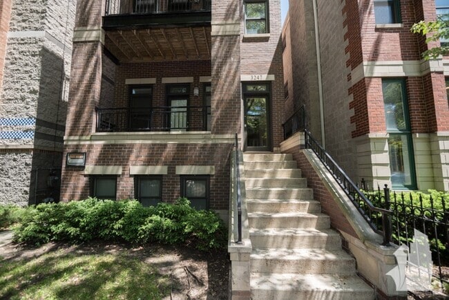 Building Photo - 3247 N Seminary Ave Unit 1 Rental