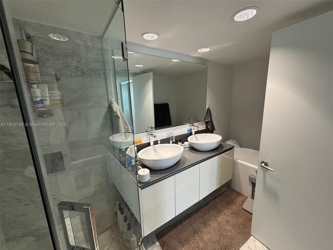 Photo - 9821 E Bay Harbor Dr Unidad 703