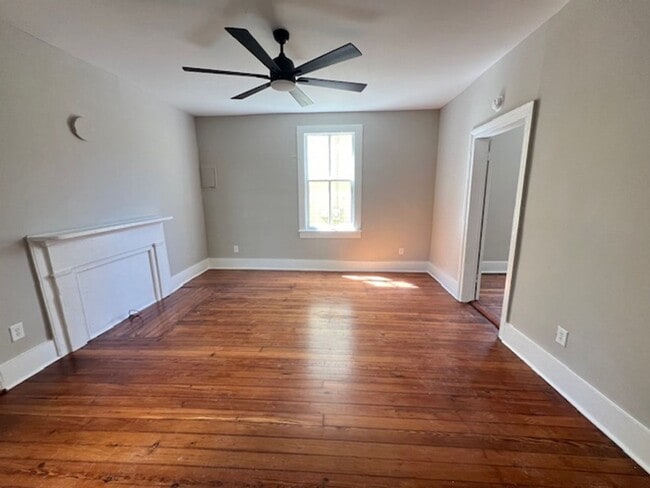 Photo - 1 Bedroom 1 Bath Apartment in Wraggsboro - Downtown Charleston