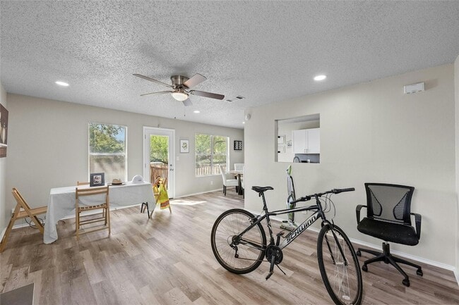 Photo - 363 Fantail Loop Unidad A
