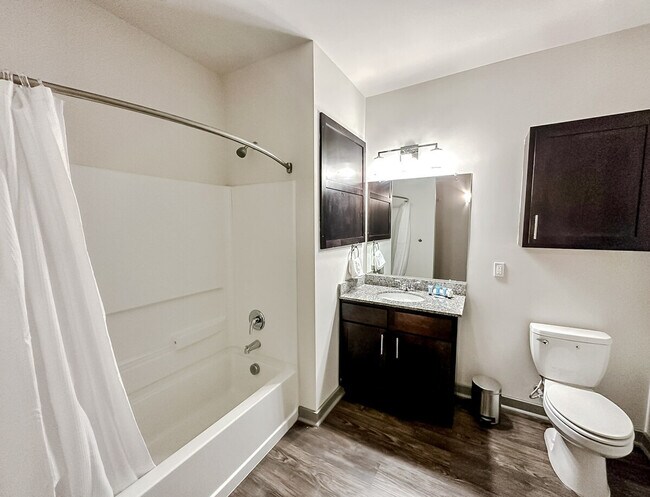 Photo - 111 E 4th St Unit SI ID1036788P