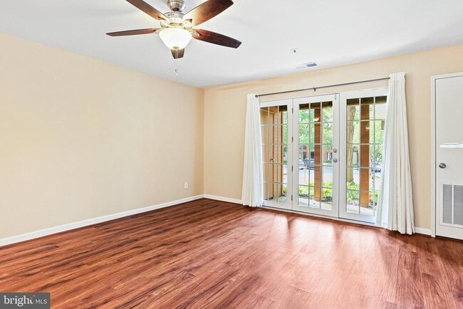 Photo - 4934 Columbia Rd