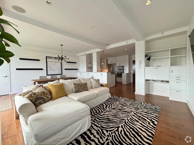 Building Photo - 950 Massachusetts Ave Unit 607 Rental