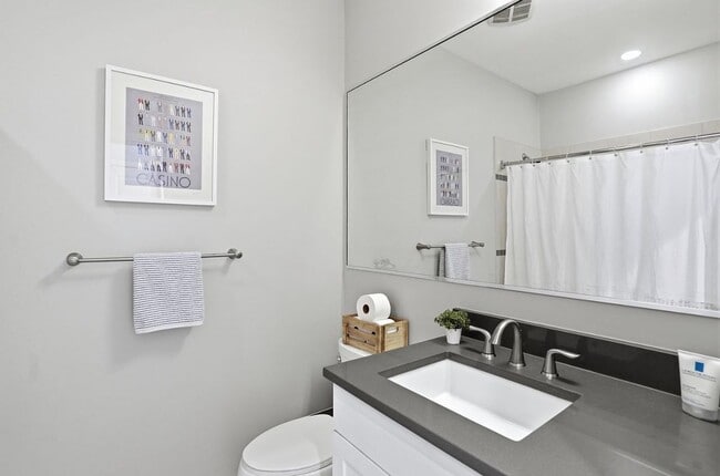 Photo - 2550 17th St NW Unit 305