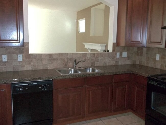 Photo - Comfortable & Roomy 3 Bedroom Home – Available August 10