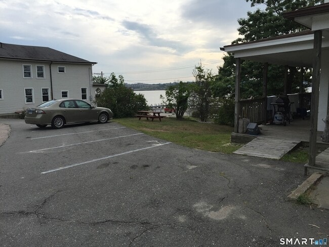Photo - 380 Thames St
