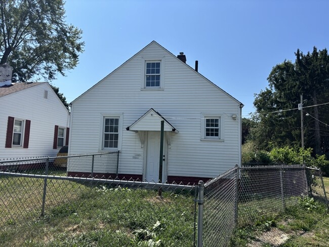 Photo - 2201 20th St NE