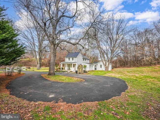 Photo - 102 N Rogers St