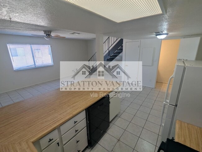 Photo - 545 W 16th Ave