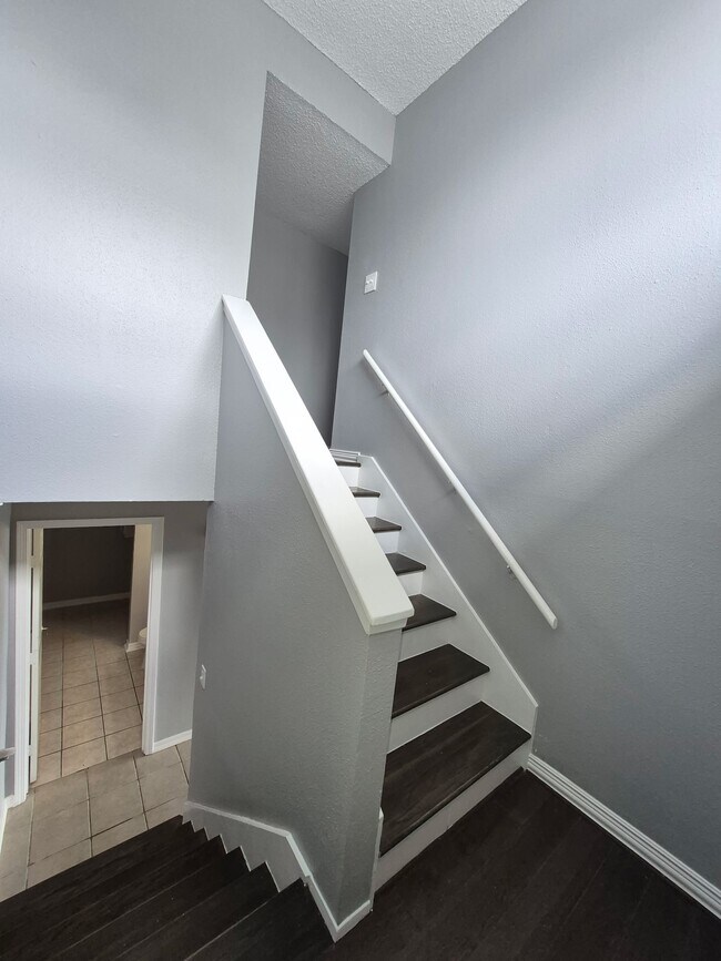 Photo - 738 Coolwood Dr Unidad B