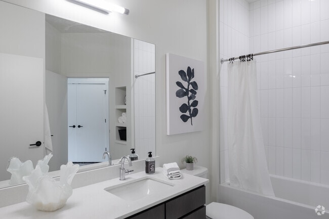 2BR, 2BA - 1,109SF