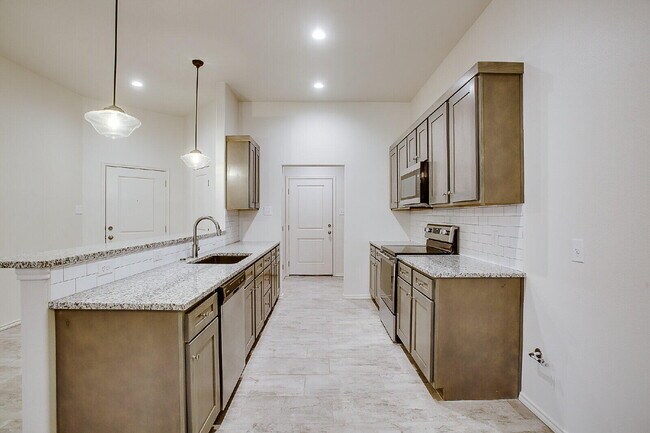 Photo - 5522 121st St