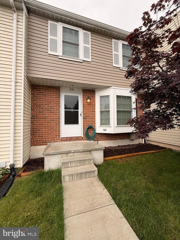 Photo - 20 Hapsburg Ct Townhome