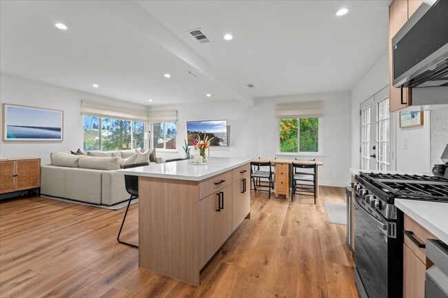 Photo - 531 Rindge Ln