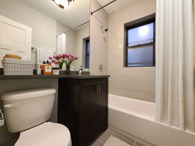 Photo - 705 W Brompton Ave Unit 3