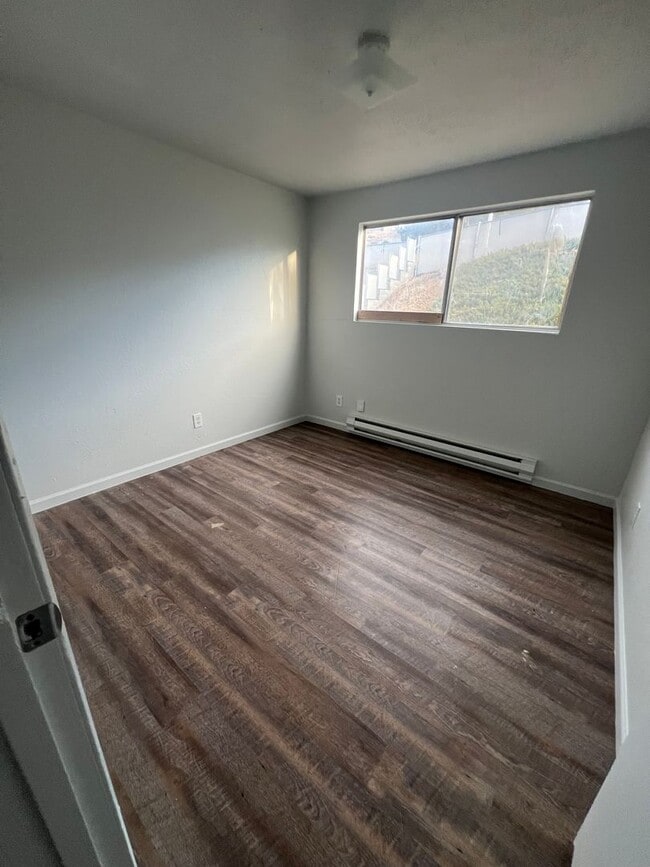 2001 N Eldorado Ave