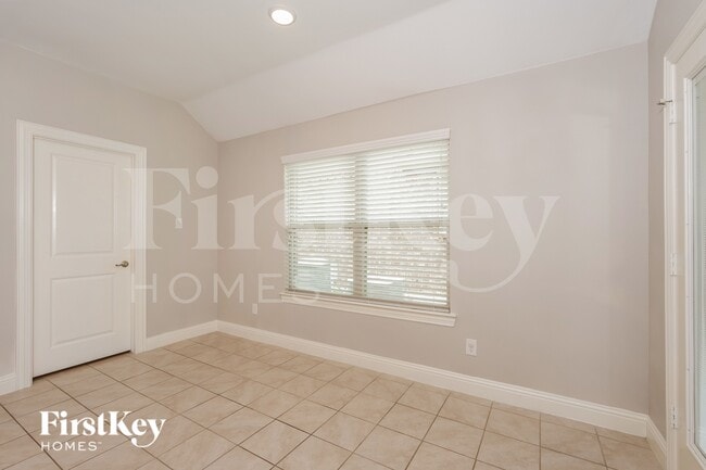 Photo - 4413 Lakeview Dr