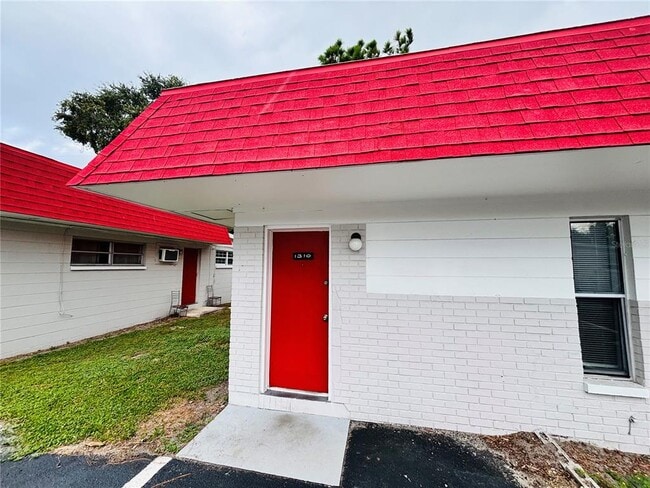 Building Photo - 1310 Lexington Ct