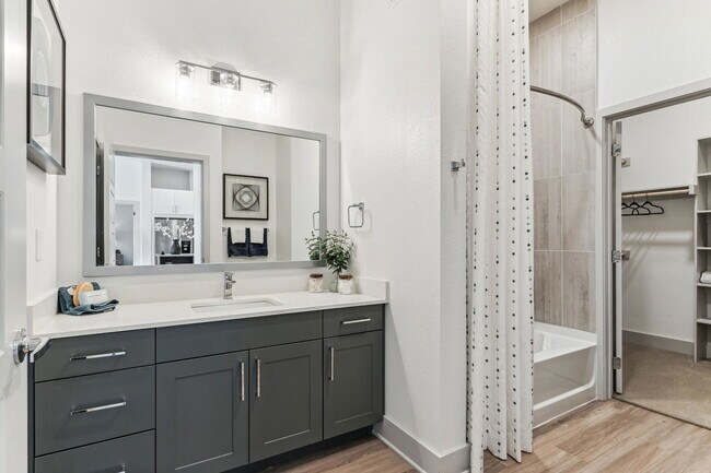 Photo - 100 W. Interstate Hwy 635