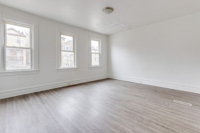 Photo - 440 Hays Ave Unidad Third Floor Apt 3