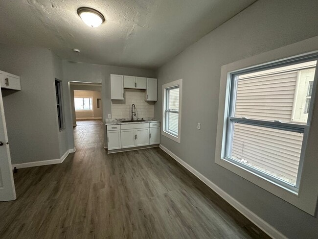 Building Photo - Walnut Unit 2921(Lower)