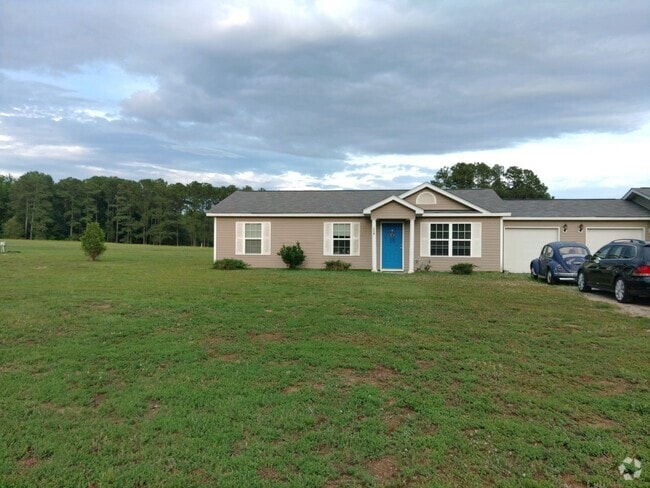Building Photo - 20 Chaney Lane Rental