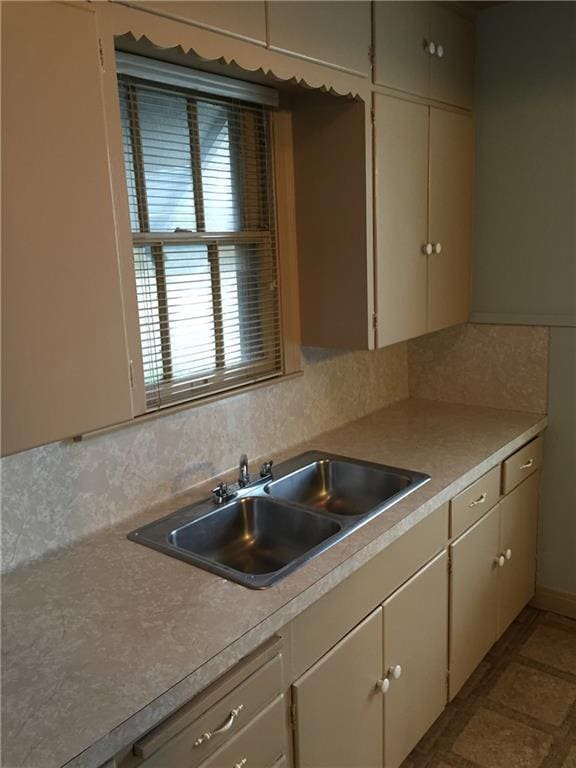 Photo - 611 W 37th St