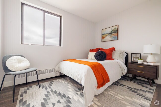 2BR, 1BA - Model Suite - 80 Orenda Ct