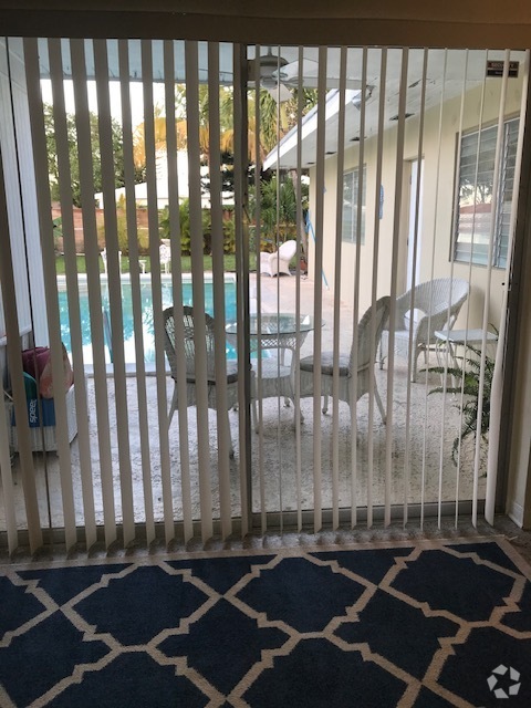 Building Photo - 10911 NE 9th Ct Unit Home in Biscayne Park