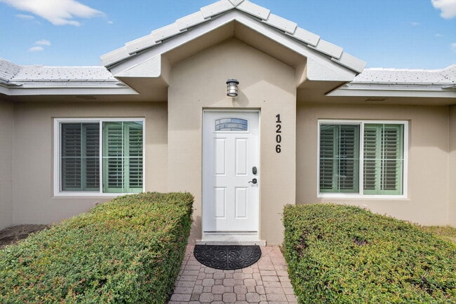 Photo - 1206 Dolphin Rd