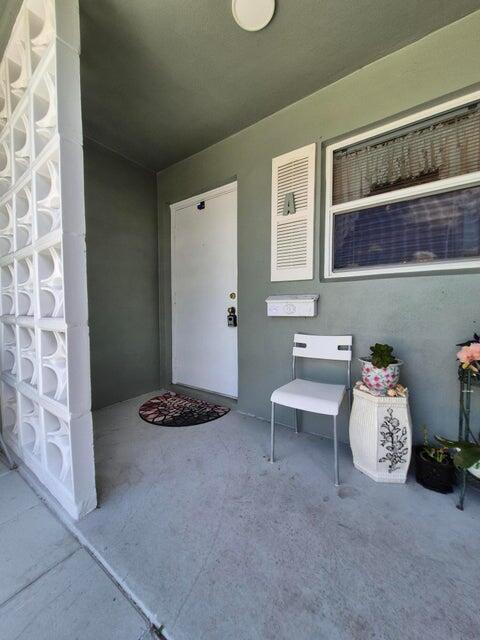 Photo - 910 South Dr