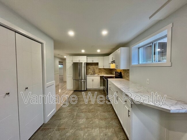 Photo - 690-2 San Michelle Rd