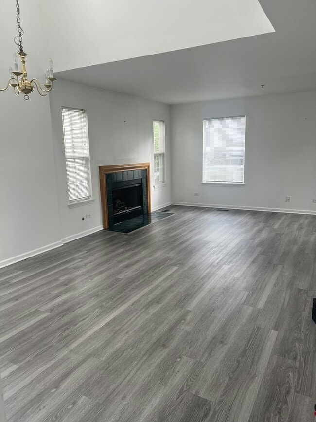 1214 Orleans Dr