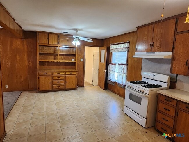Photo - 310 W Walker Ave