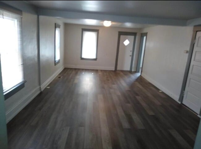 $1095 - 4 bed 1 bath - Single Family Home - $1095 - 4 bed 1 bath - Single Family Home