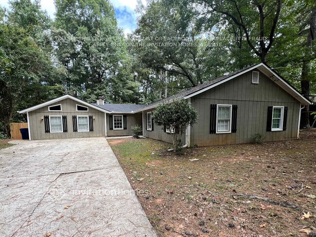 Building Photo - 1234 Woodland Ct SE