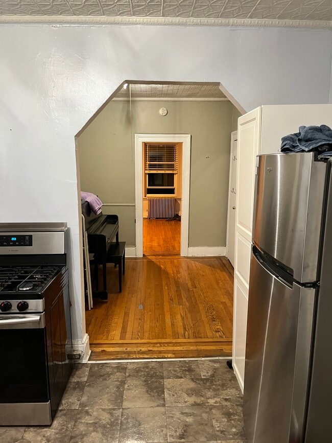 Cocina a sala de estar - 77 Calyer St Unidad #3