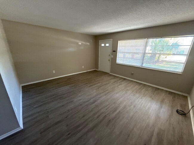 Building Photo - 2374 S Sandburg Pt Unit A