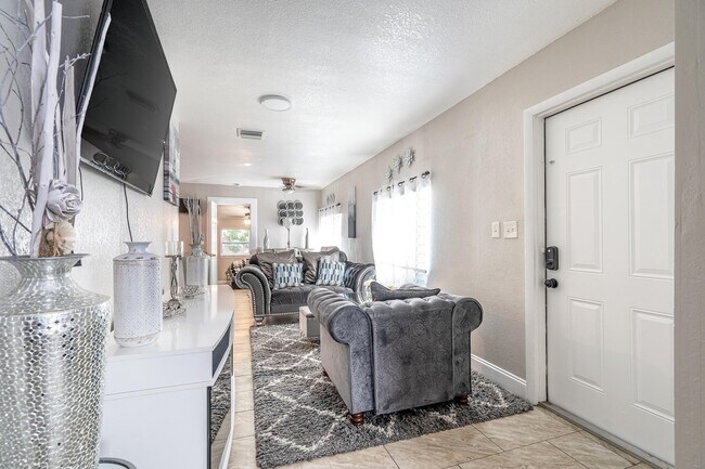 Photo - 1601 NW 3rd St