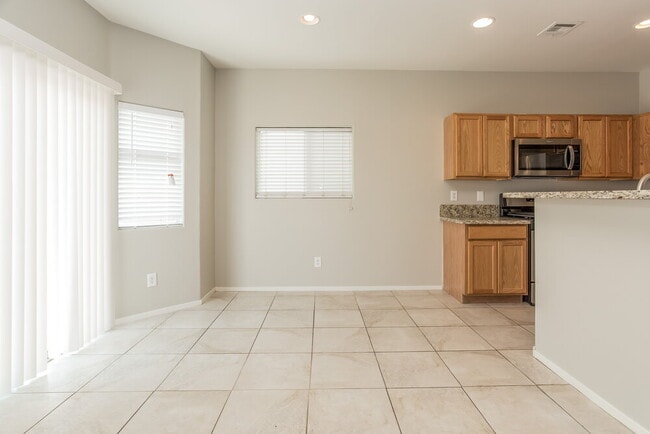 Photo - 3752 Hollycroft Dr