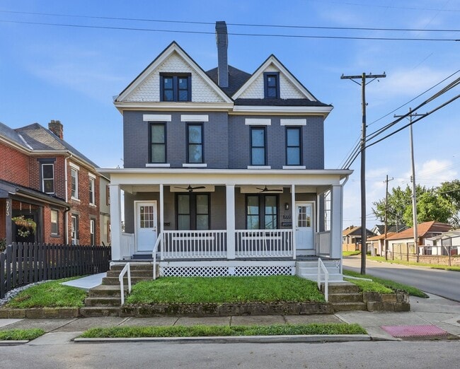 775-777-777 Bellows Ave Unit 775 Bellows Ave